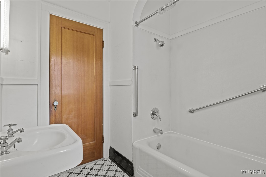44 Lake Avenue, Lancaster, New York image 19