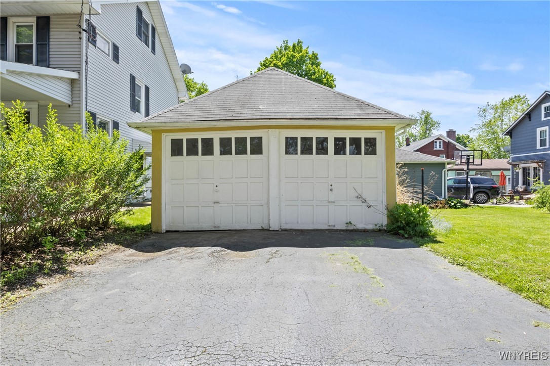 44 Lake Avenue, Lancaster, New York image 33