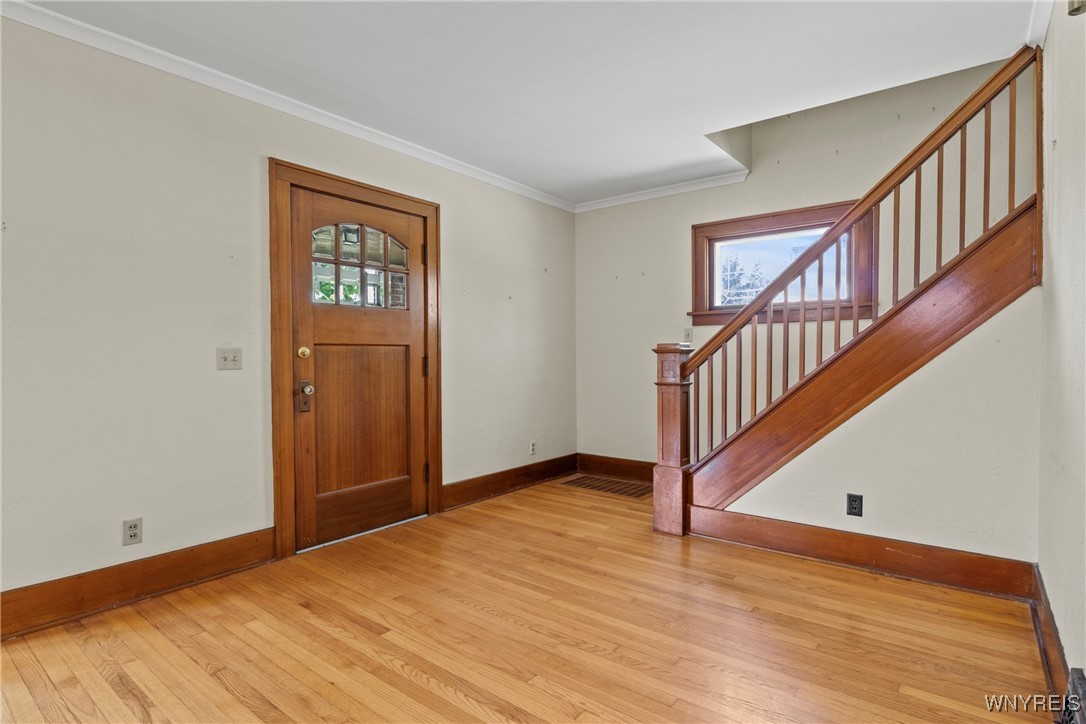 44 Lake Avenue, Lancaster, New York image 6