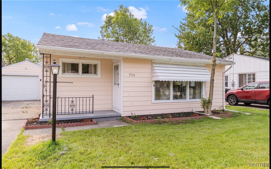 711 Montrose Avenue, Tonawanda, New York image 2
