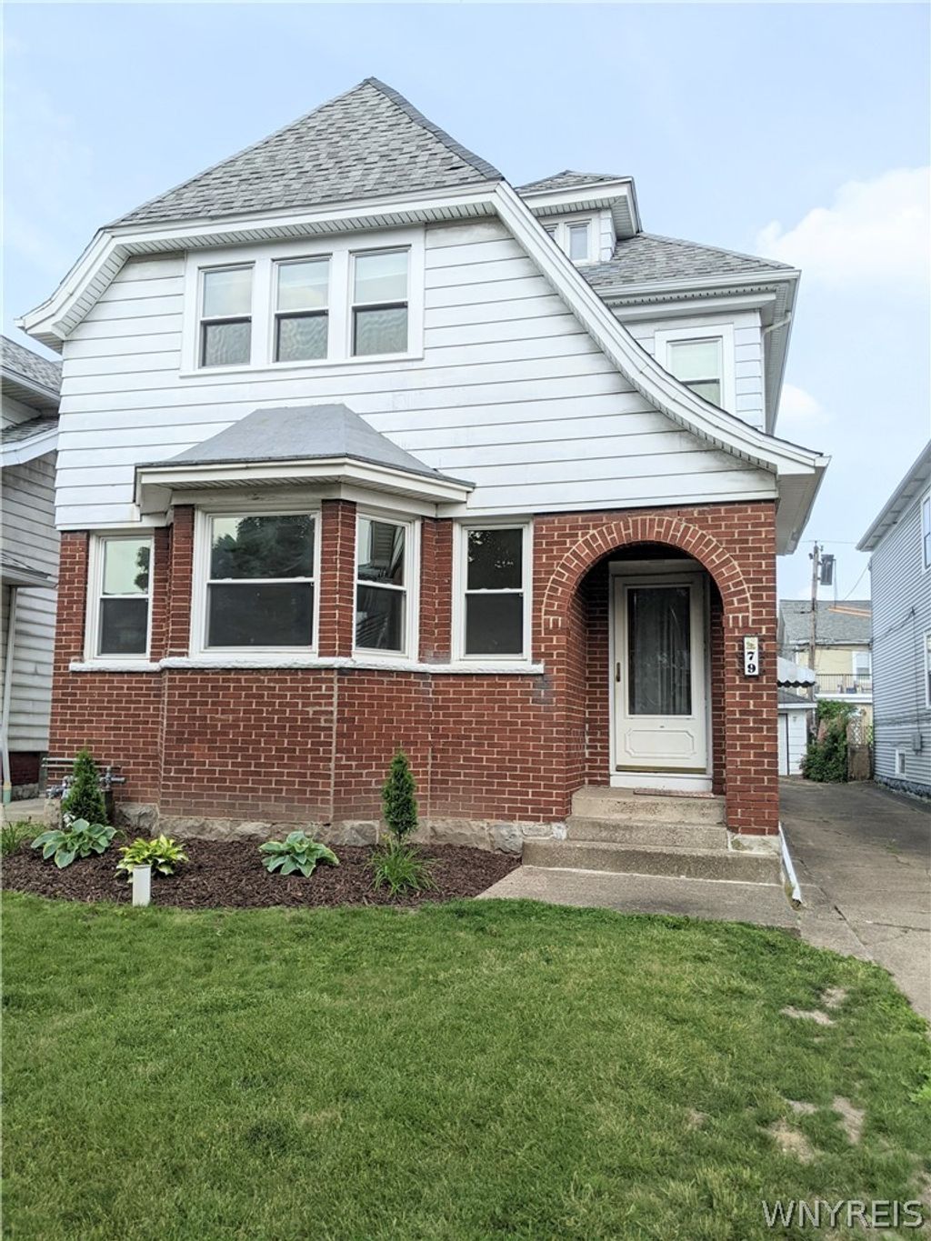 Photo of 79 Commonwealth Avenue #UPPER, Buffalo, NY 14216 (MLS # B1677388)