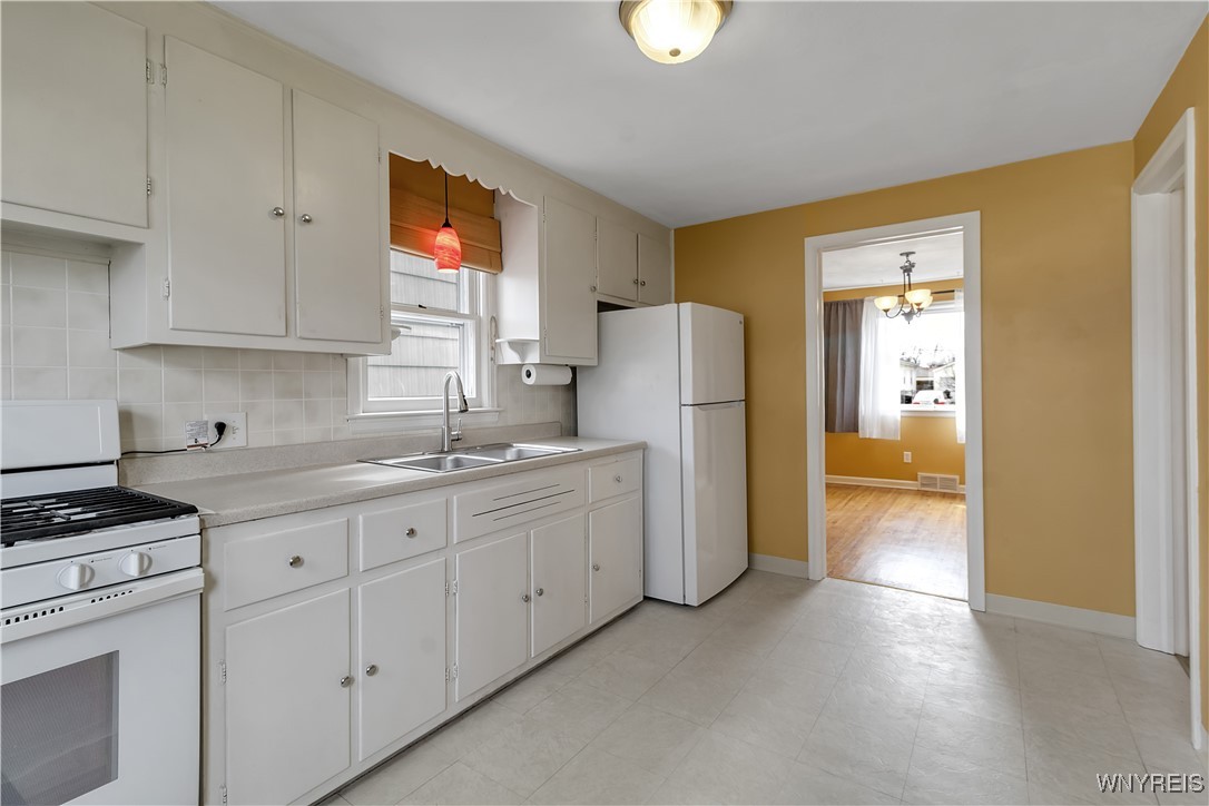 161 Midland Avenue, Tonawanda, New York image 24