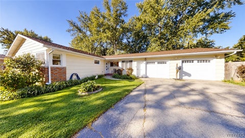 Photo of 22 Meadow Stream Court, Amherst, NY 14226 (MLS # B1717328)