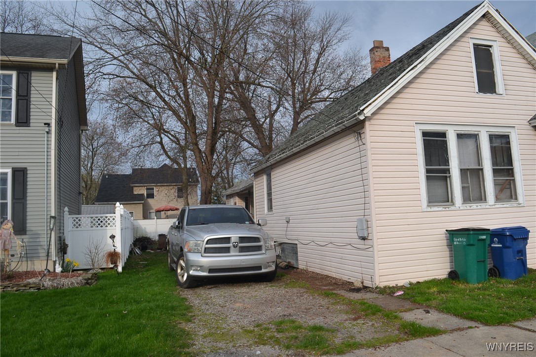 34 Camp Street, Buffalo, New York image 2