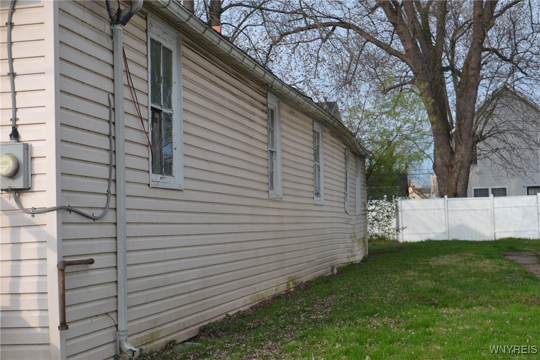 34 Camp Street, Buffalo, New York image 3