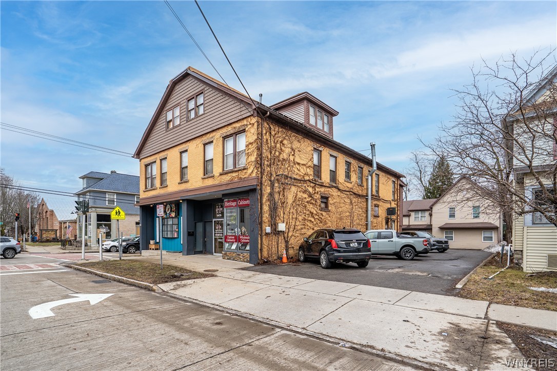 5476 Broadway Street