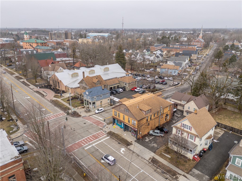 5476 Broadway Street