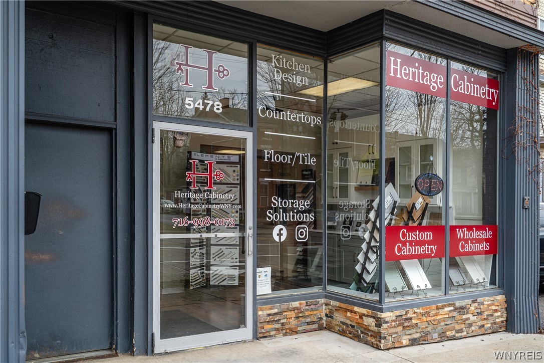 5476 Broadway Street