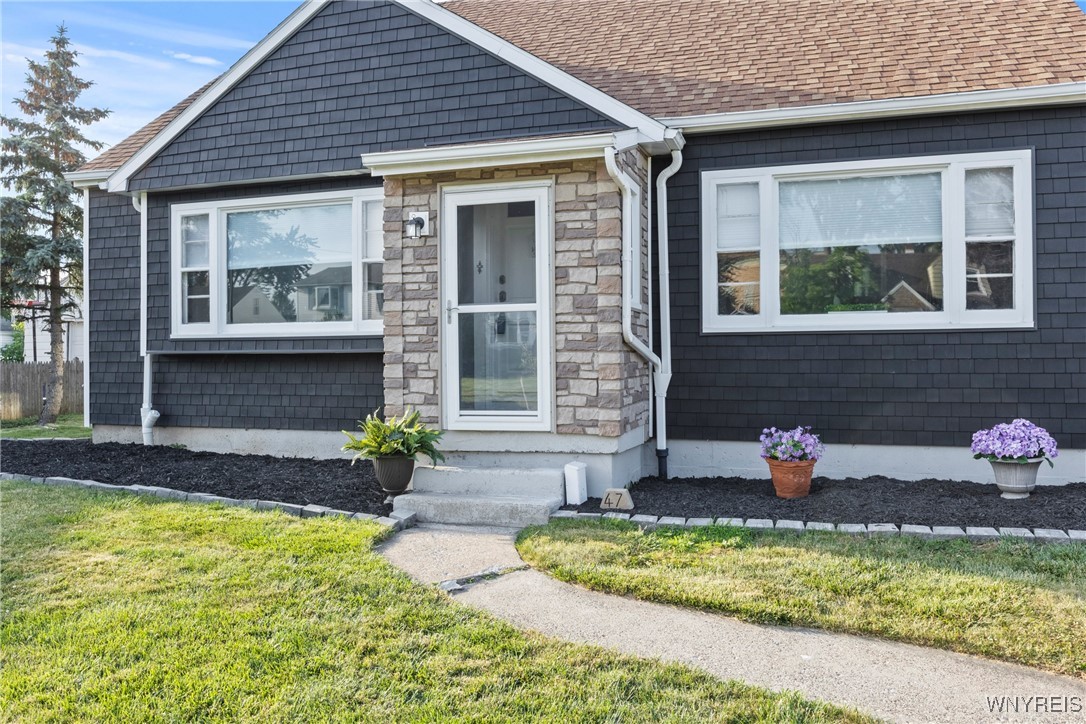 47 Waverly Avenue