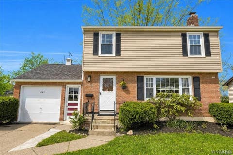 Photo of 226 Clearfield Drive, Amherst, NY 14221 (MLS # B1703078)