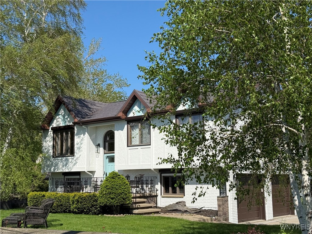 211 S Shore Drive, Hamburg, New York image 1