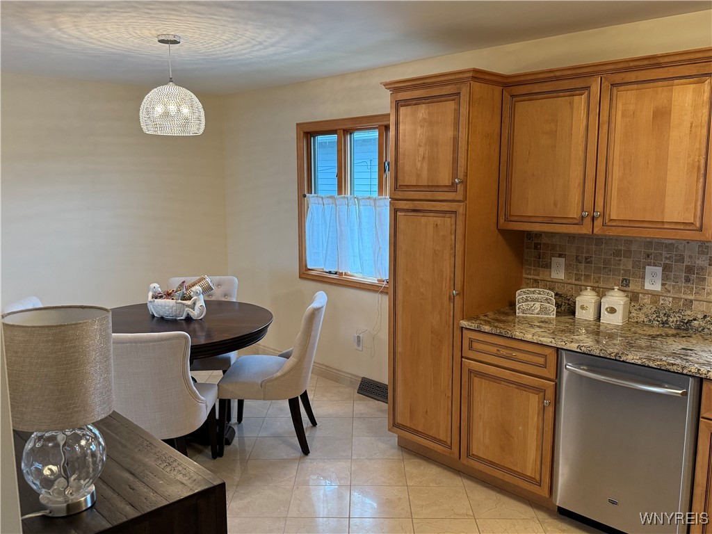 211 S Shore Drive, Hamburg, New York image 5
