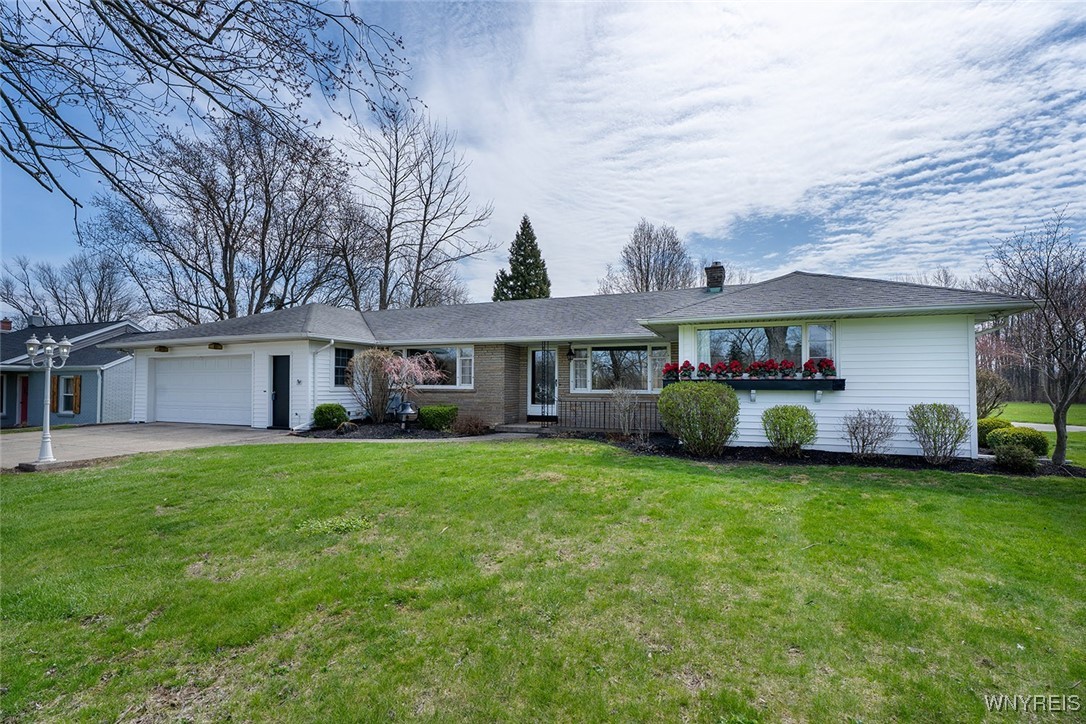 286 Creekside Drive, Tonawanda, New York image 1