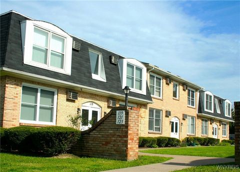 Photo of 139 Peppertree Drive Dr, Amherst, NY 14228 (MLS # B1652316)