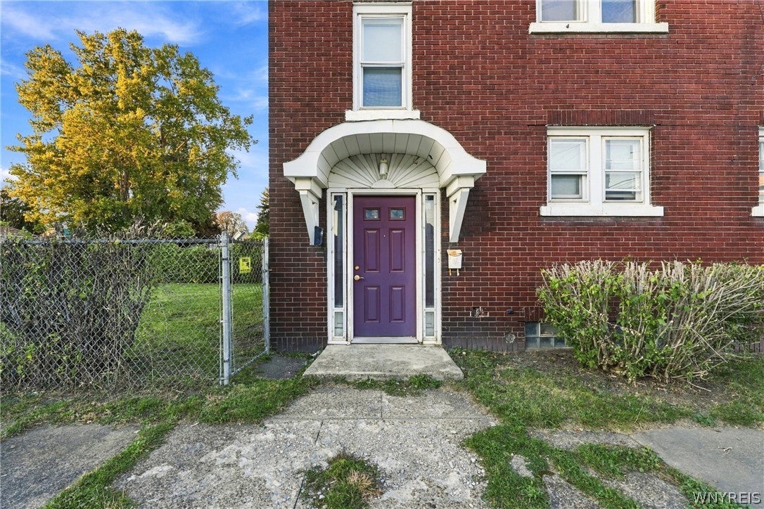 87 Center Street