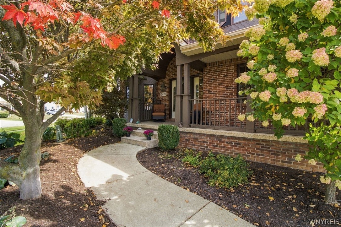 5470 Country Club Lane