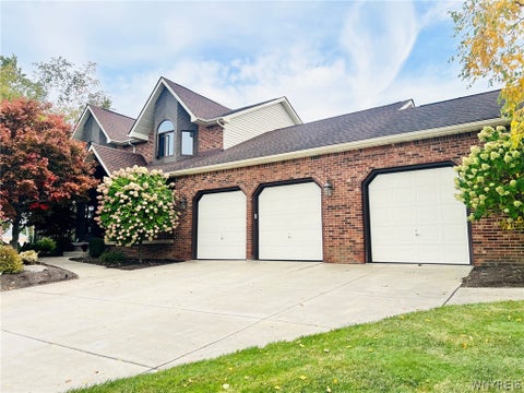 Photo of 5470 Country Club Lane, Hamburg, NY 14075 (MLS # B1718958)