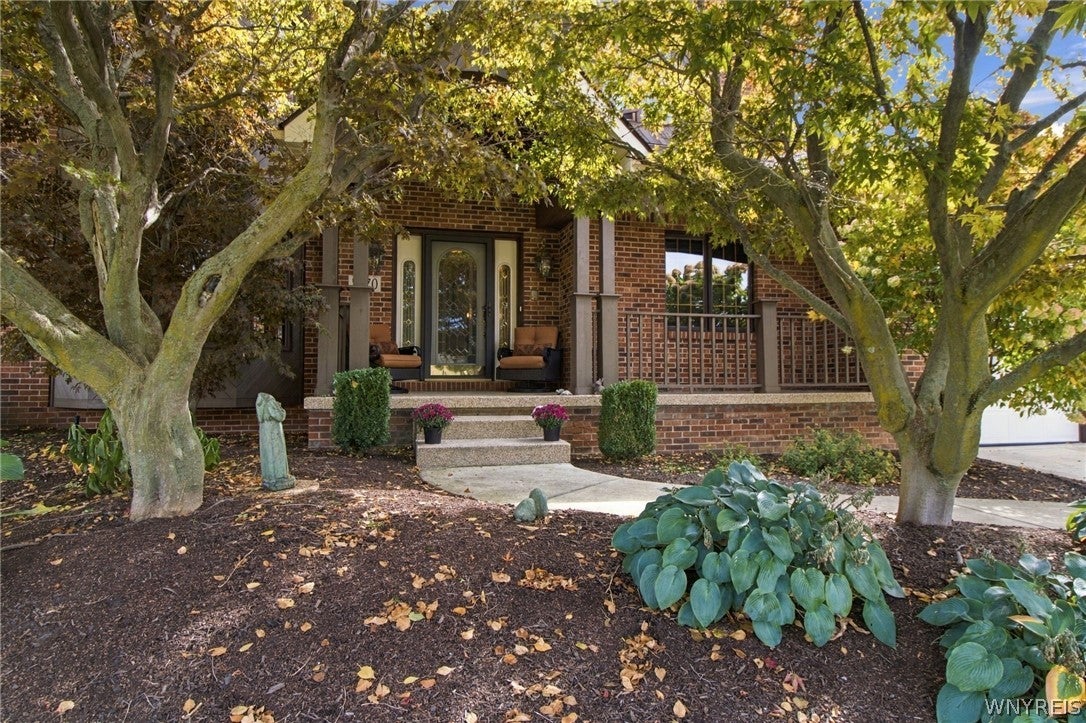 5470 Country Club Lane