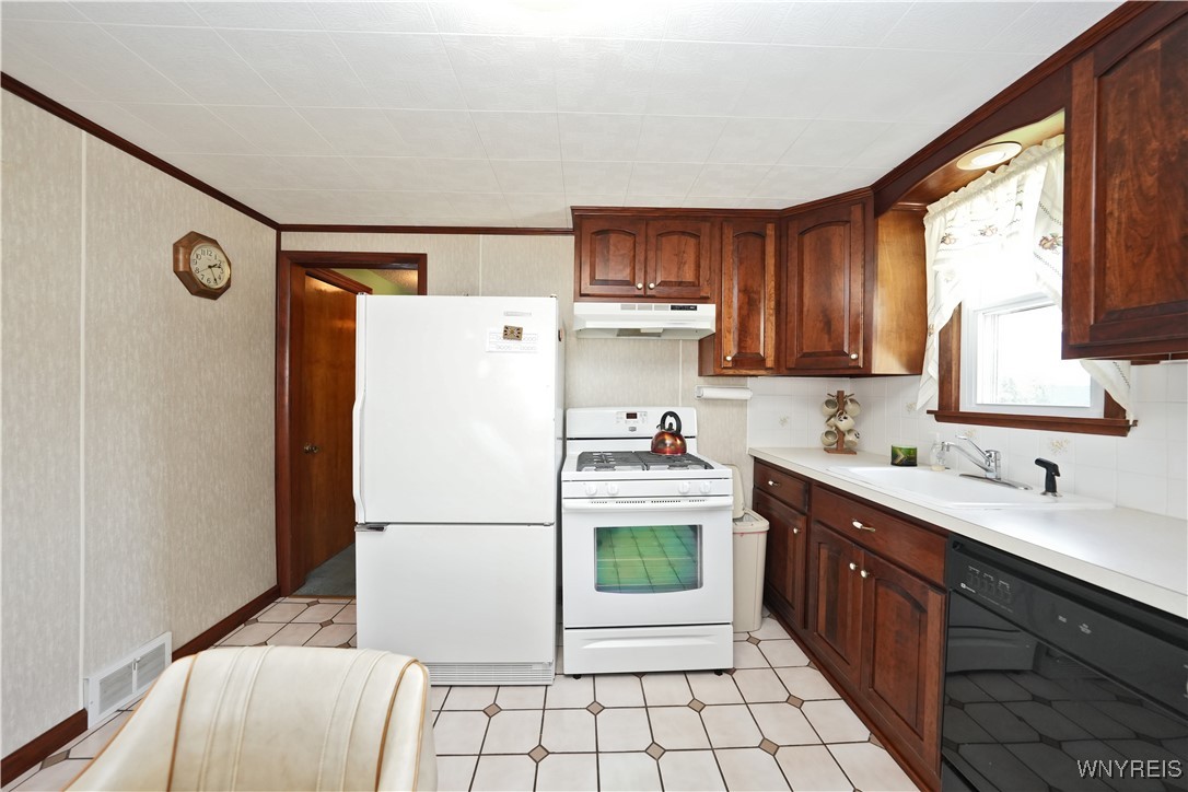 51 Orchard Avenue, Hamburg, New York image 13