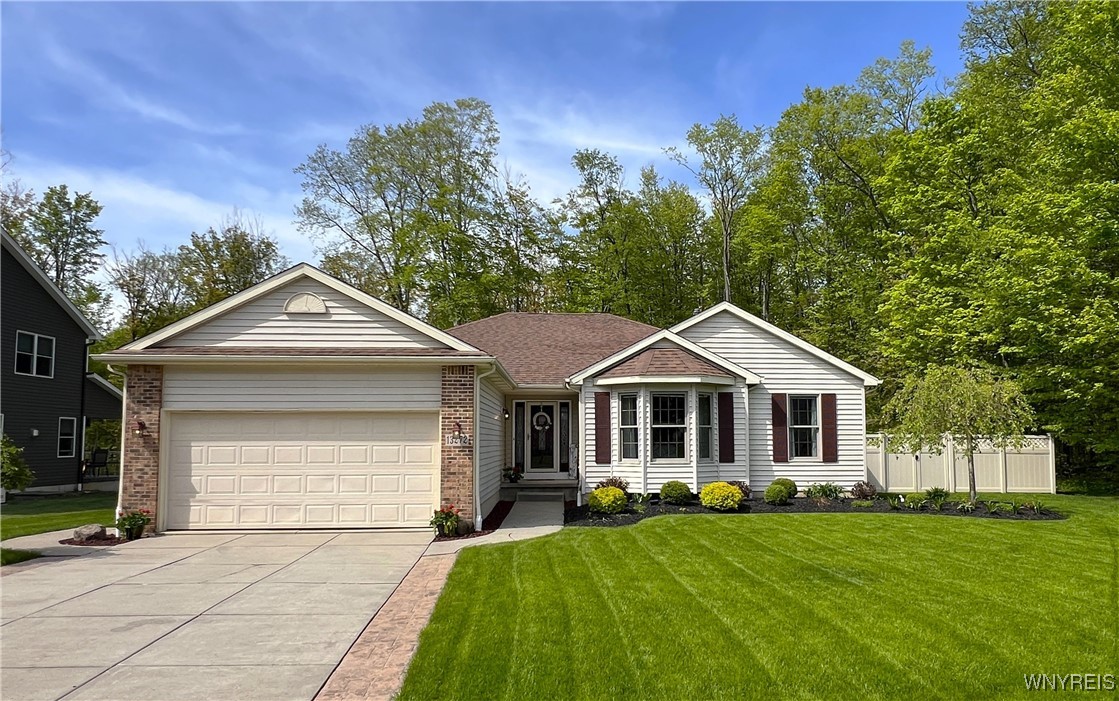 13272 Maple Ridge, Alden, New York image 1