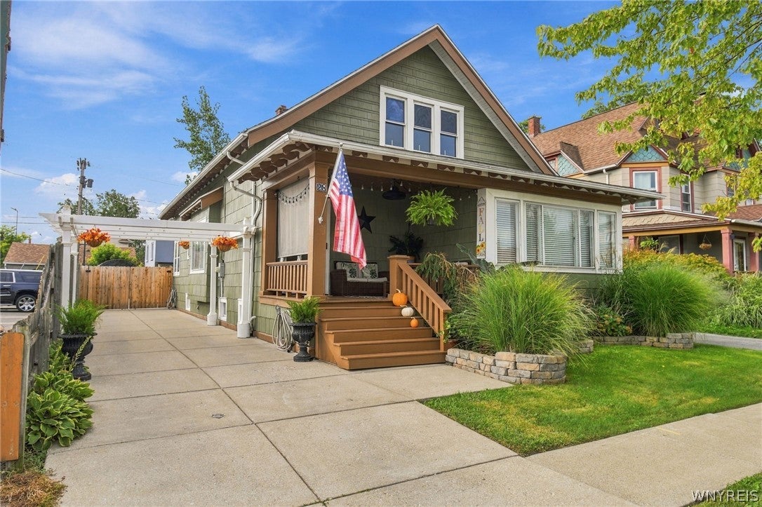 28 Mang Avenue