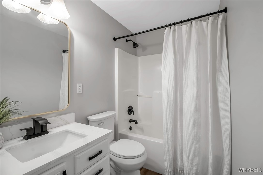 160 Olde Stone Lane, Lancaster, New York image 21