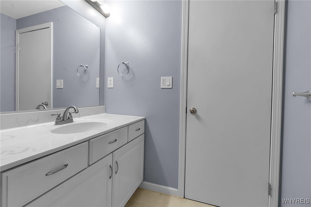 17 Southpoint Drive, Lancaster, New York image 35