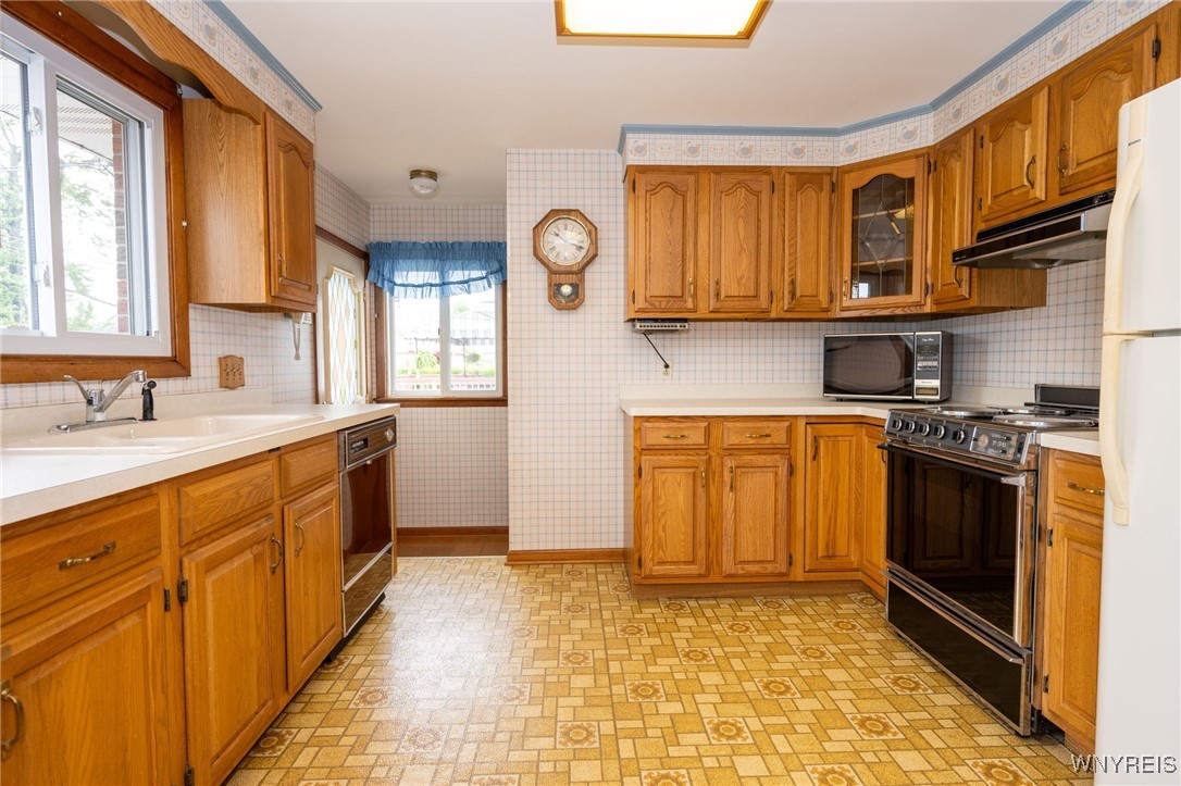 4314 Elmwood Avenue, Hamburg, New York image 8
