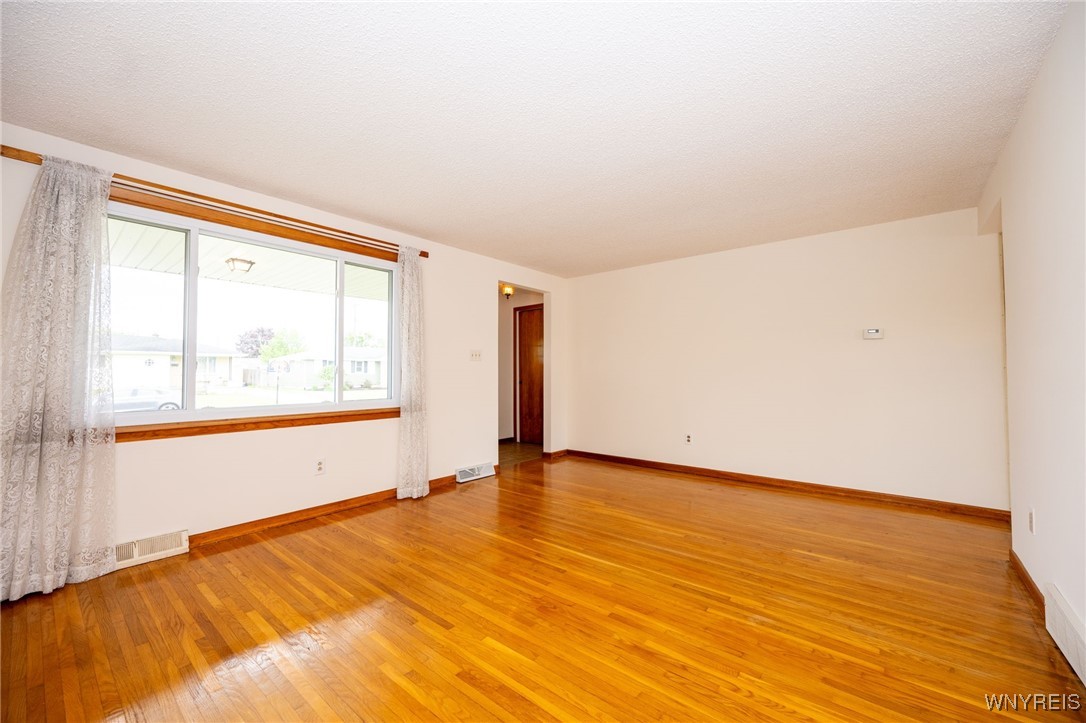 4314 Elmwood Avenue, Hamburg, New York image 5