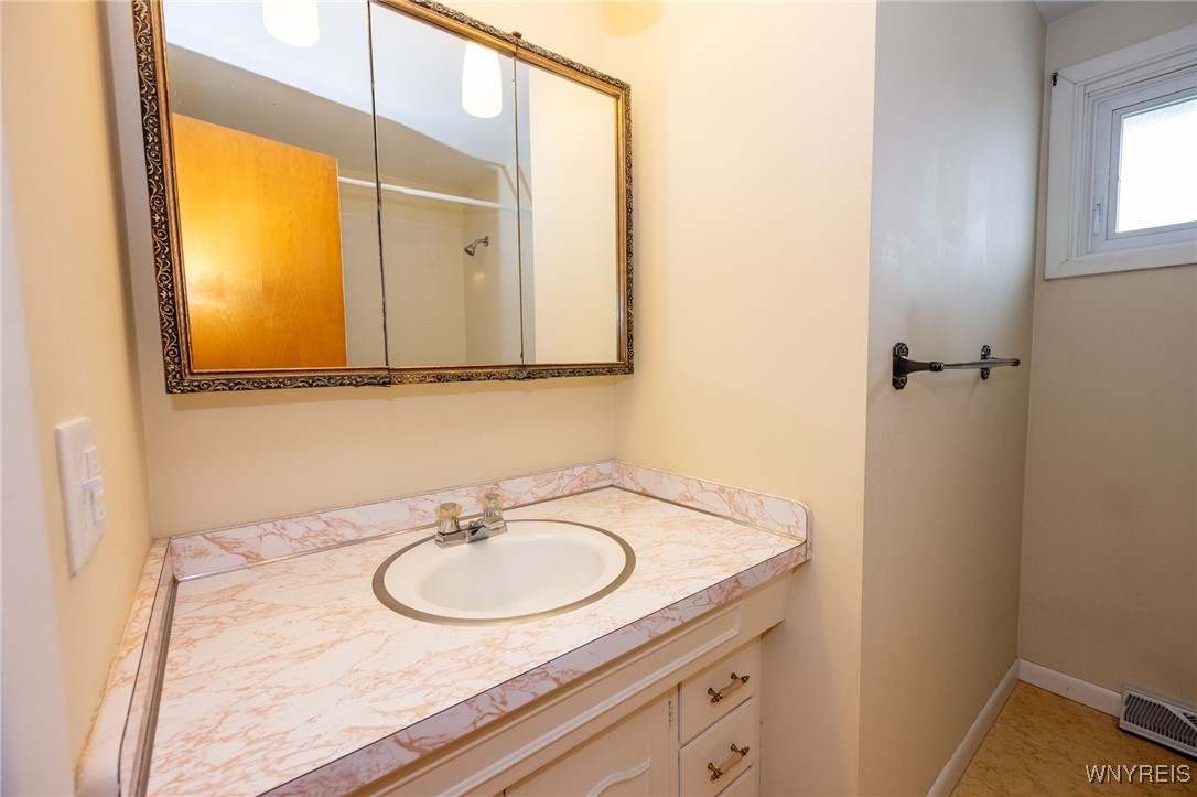 4314 Elmwood Avenue, Hamburg, New York image 19