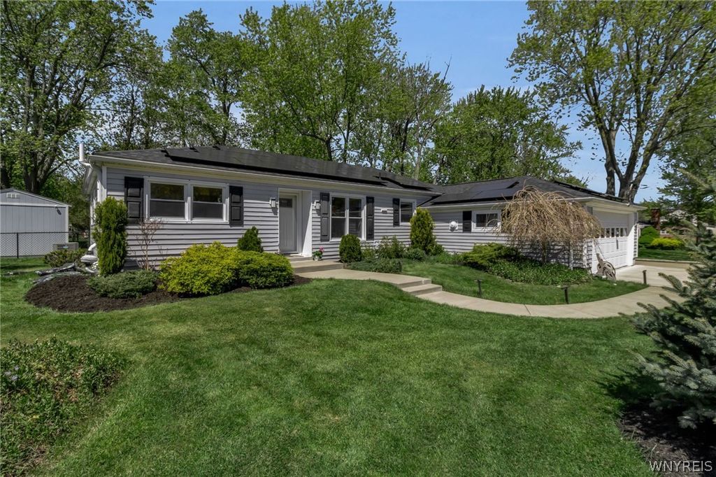Photo of 126 Country Parkway, Amherst, NY 14221 (MLS # B1681259)
