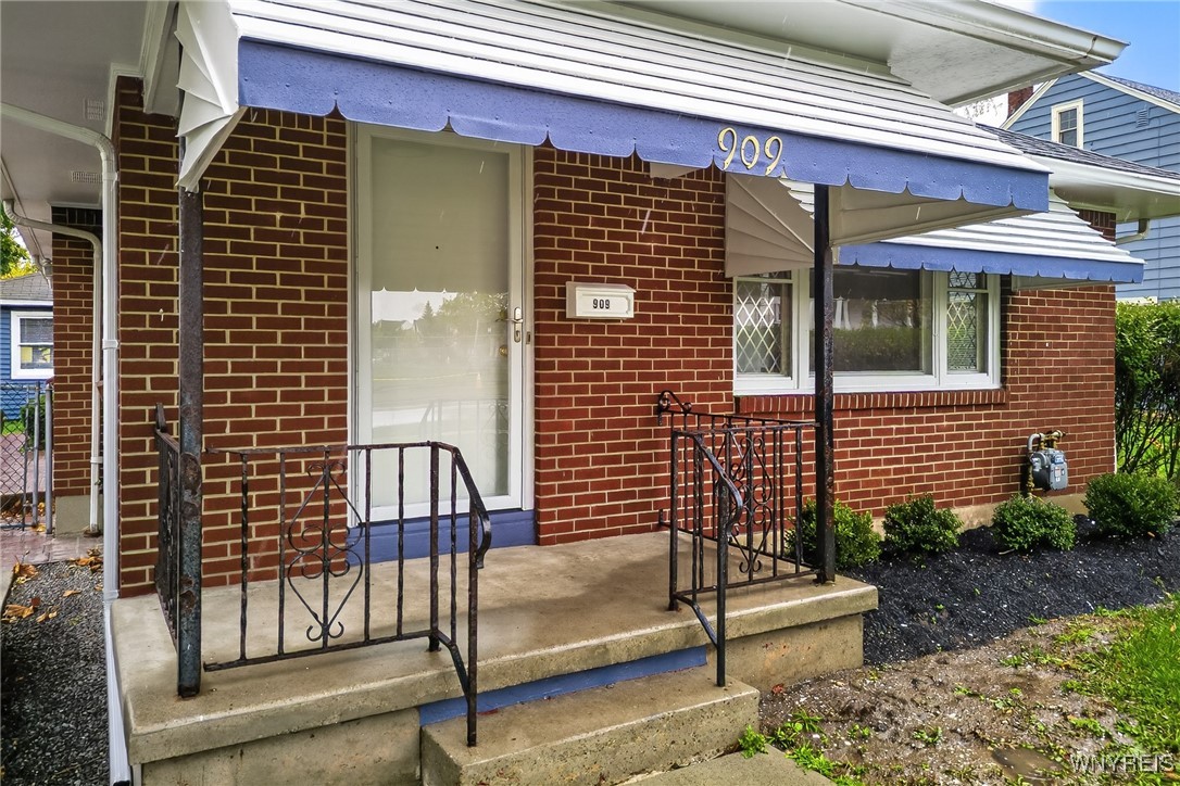 909 Colvin Boulevard