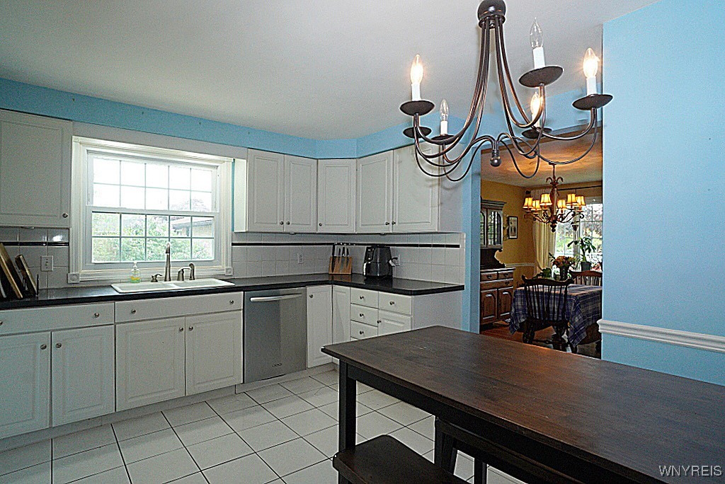 20 Frantzen Ter, Cheektowaga, New York image 10