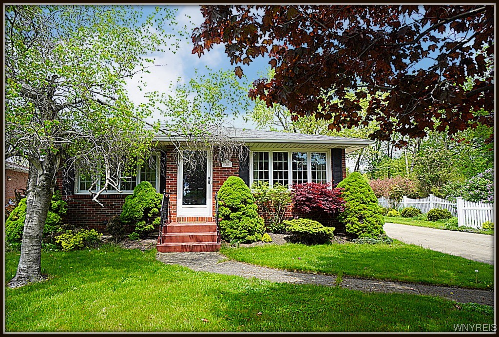 20 Frantzen Ter, Cheektowaga, New York image 1