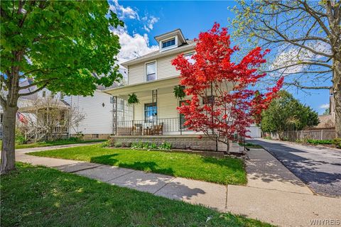 Photo of 7 Woodlawn Avenue, Lancaster, NY 14086 (MLS # B1681073)