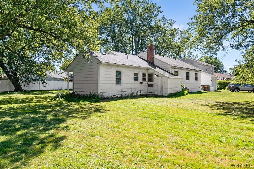 Photo of 33 Siberling Drive #31, Cheektowaga, NY 14225 (MLS # B1711134)