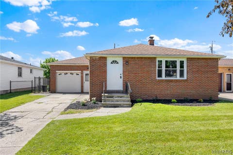Homes For Sale - 19 Davidson Drive<br/> Erie County, Cheektowaga, NY 14043