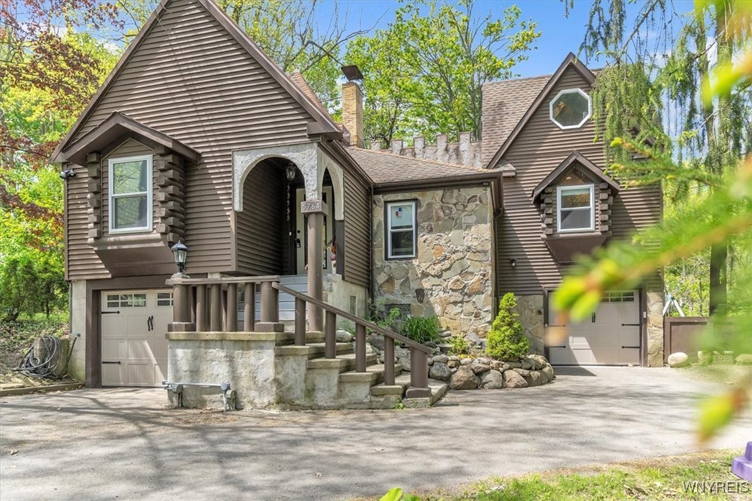 5764 Mckinley Parkway, Hamburg, New York image 1