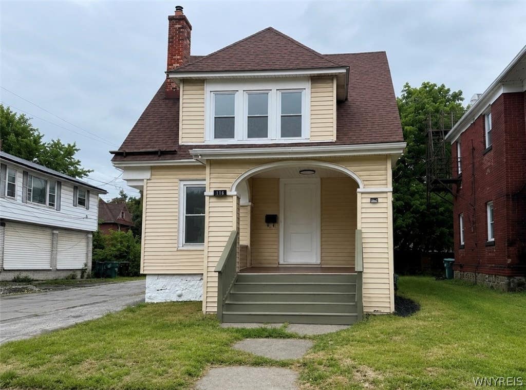 Photo of 1116 Ferry Avenue, Niagara Falls, NY 14301 (MLS # B1709184)