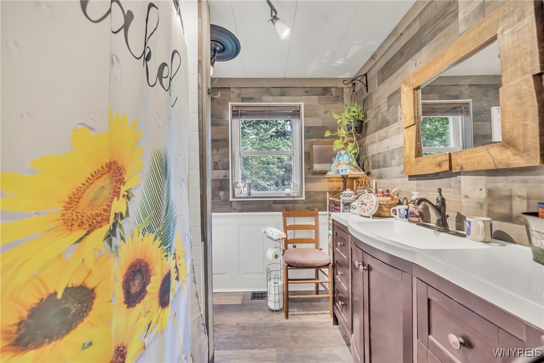 Albion, New York 14411, United States, 3 Bedrooms Bedrooms, ,1 BathroomBathrooms,Residential,Active,171668