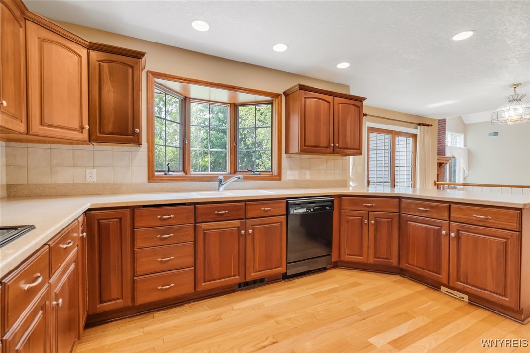 85 Alexander Way, Orchard Park, New York image 14
