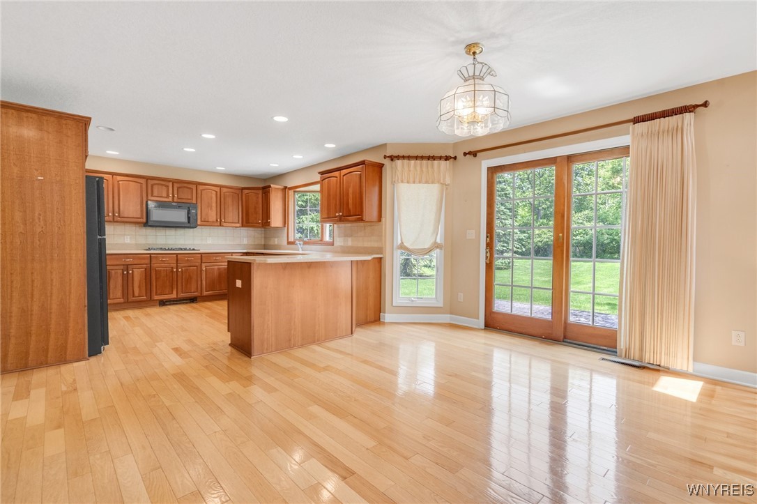 85 Alexander Way, Orchard Park, New York image 8