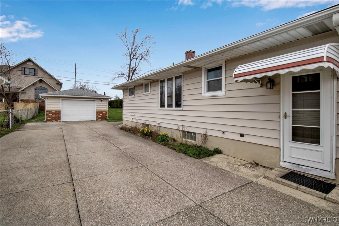 146 Poinciana Parkway, Cheektowaga, New York image 3