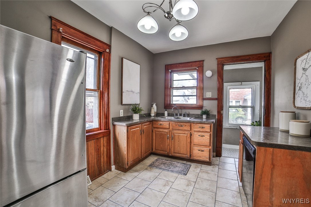 1112 College Avenue, Niagara Falls, New York image 8