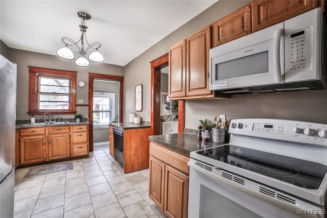 1112 College Avenue, Niagara Falls, New York image 7