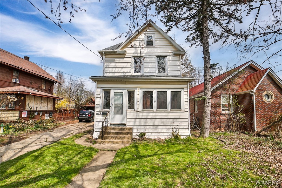 1112 College Avenue, Niagara Falls, New York image 1