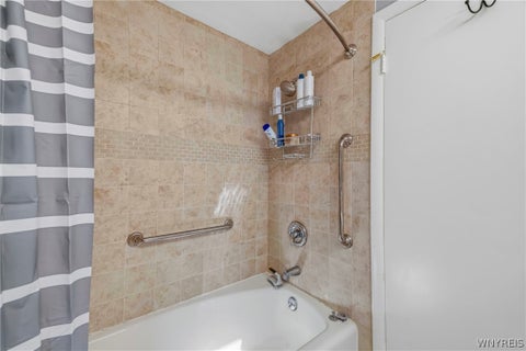 Tiny photo for 456 Fort Gray Drive, Lewiston, NY 14092 (MLS # B1724039)