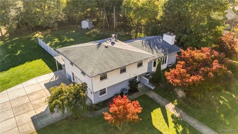 Photo of 456 Fort Gray Drive, Lewiston, NY 14092 (MLS # B1724039)