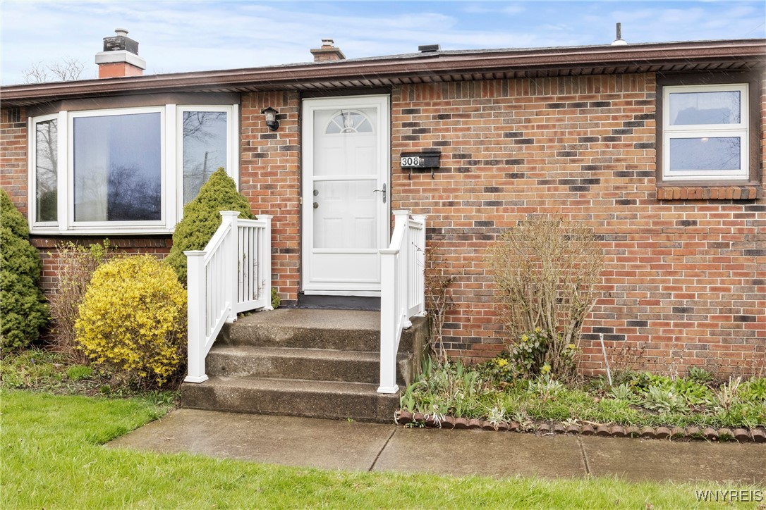 308 Claudette Court, Cheektowaga, New York image 3