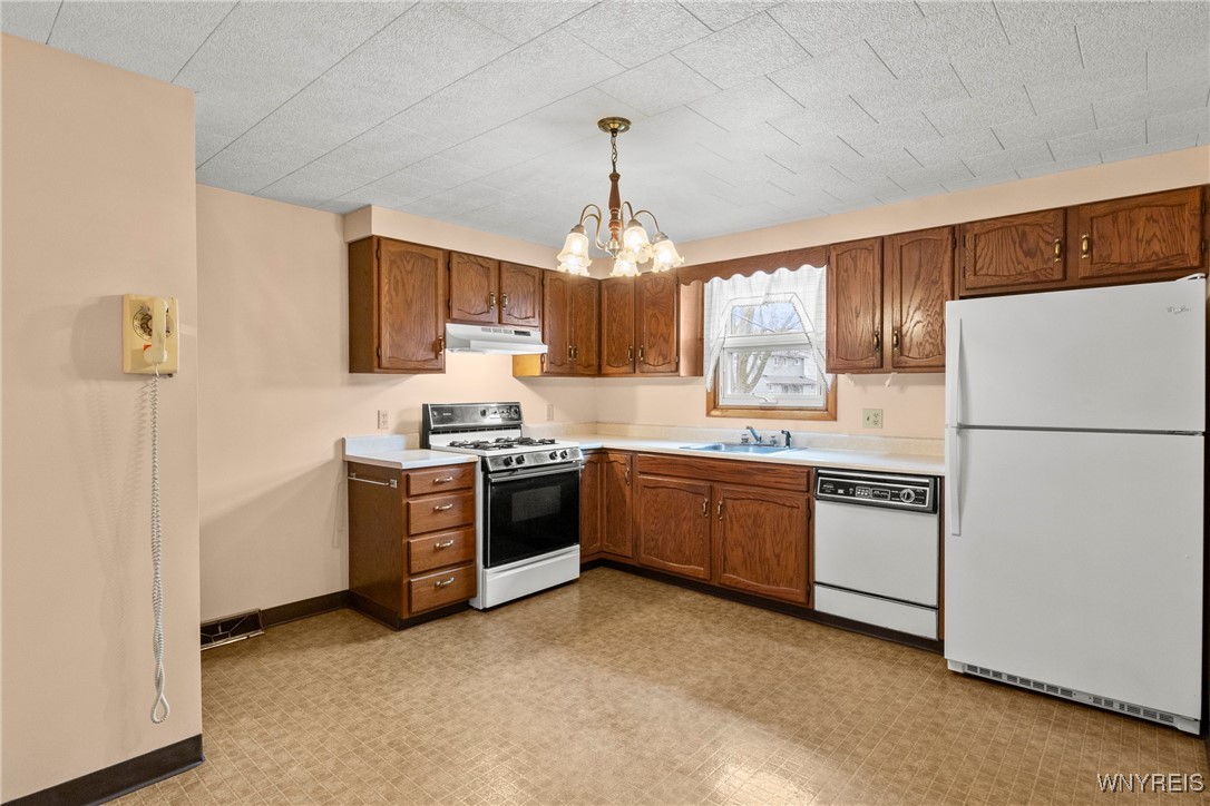 308 Claudette Court, Cheektowaga, New York image 5